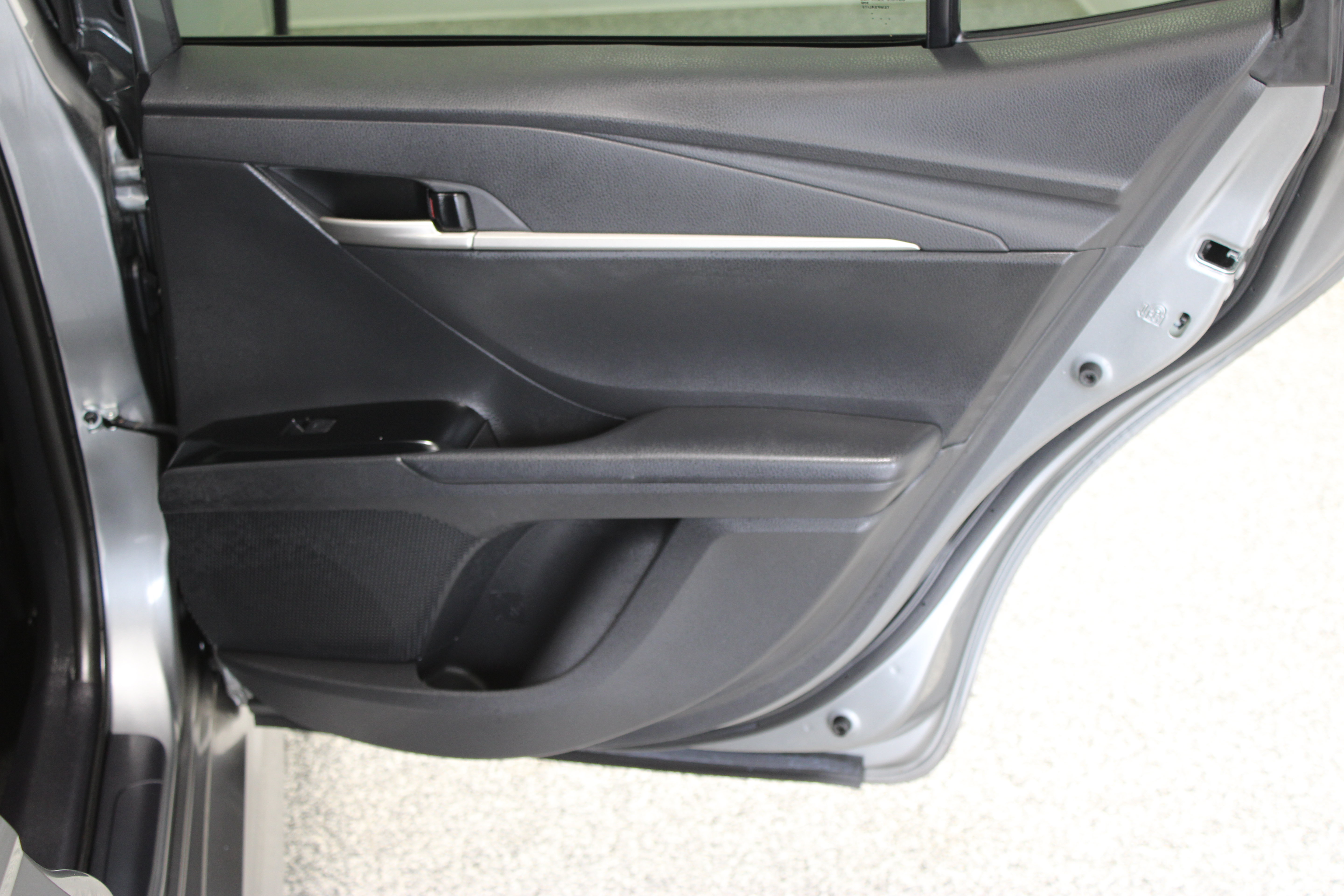 Used 2025 Toyota Camry SE FWD image 32