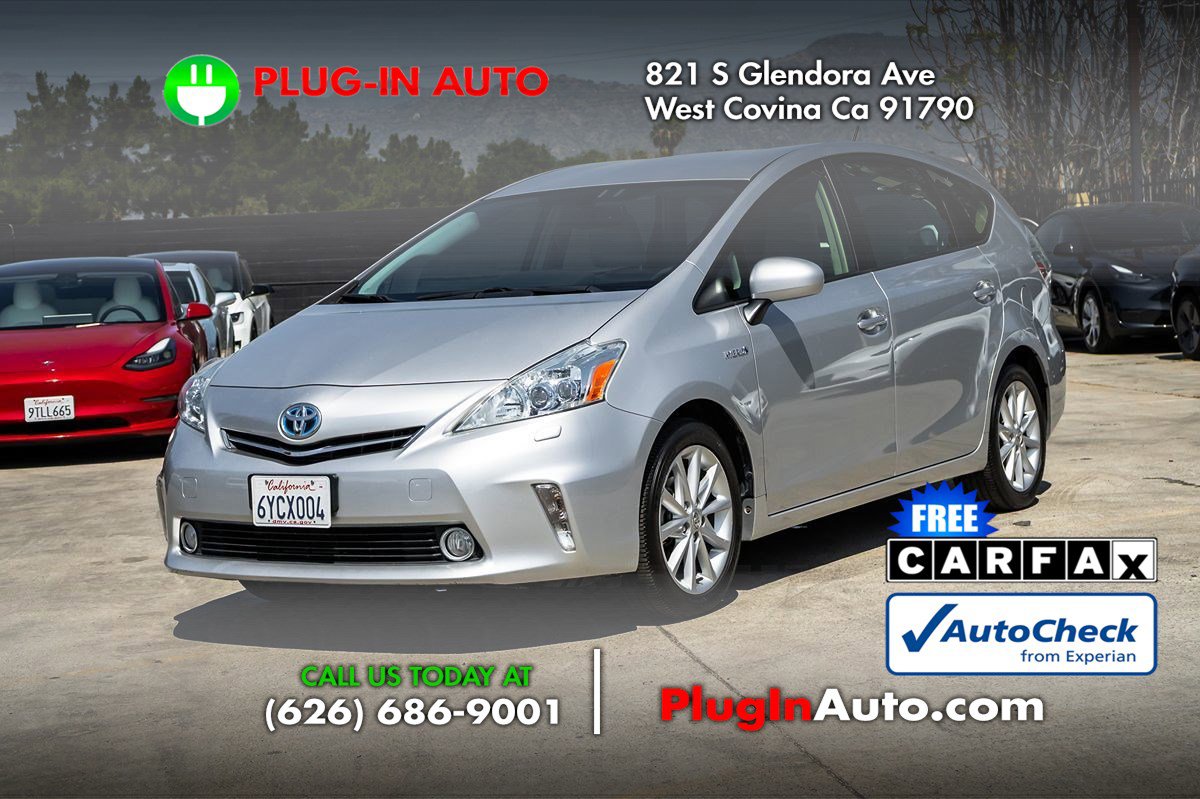 Used 2012 Toyota Prius V Five image 1