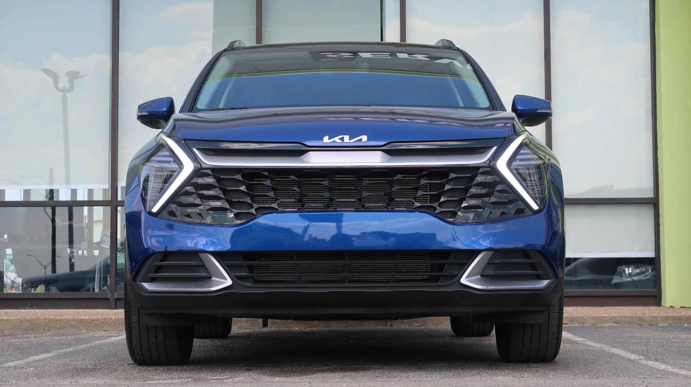 Used 2025 Kia Sportage EX w/ Premium Package AWD/4WD image 3