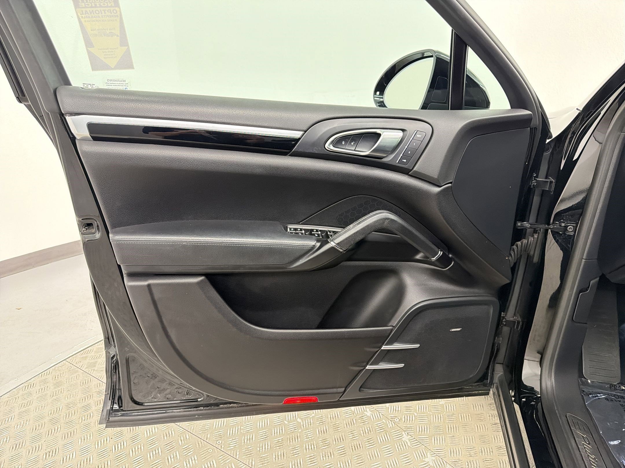 Used 2017 Porsche Cayenne AWD/4WD image 22