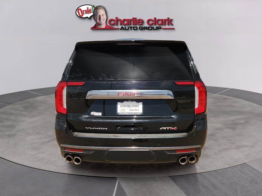 Used 2024 GMC Yukon XL AT4 w/ Technology Package AWD/4WD image 4