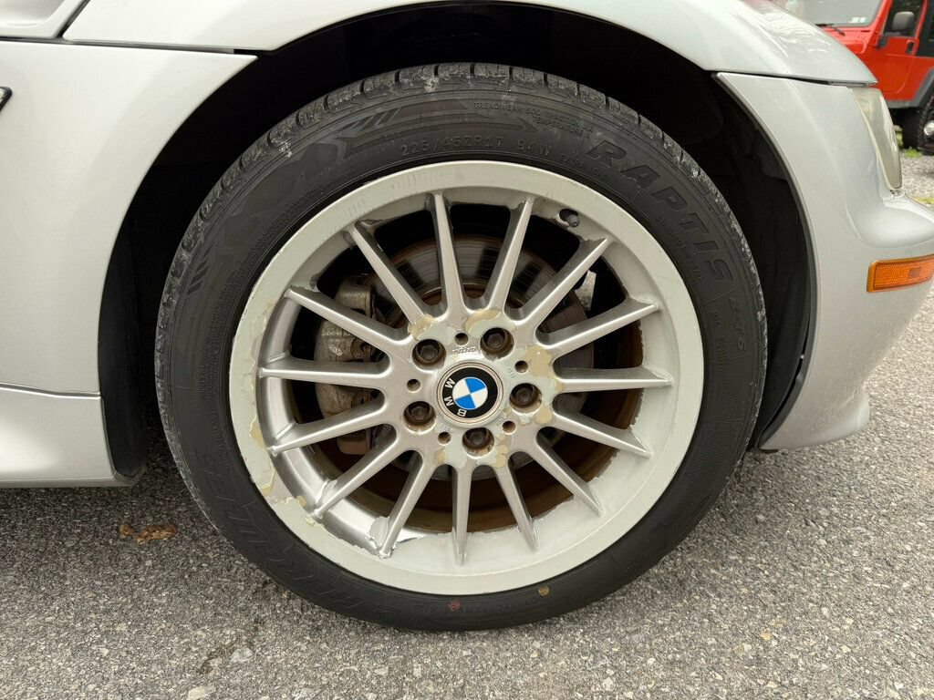 Used 2001 BMW Z3 3.0i RWD image 9