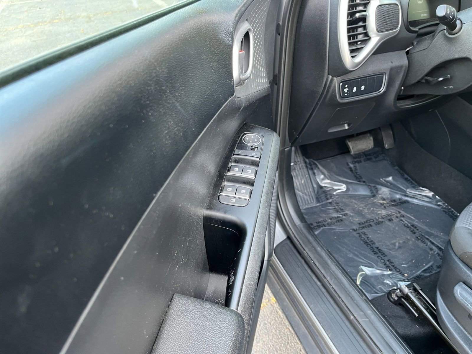 Used 2025 Kia Soul LX w/ LX Technology Package image 18