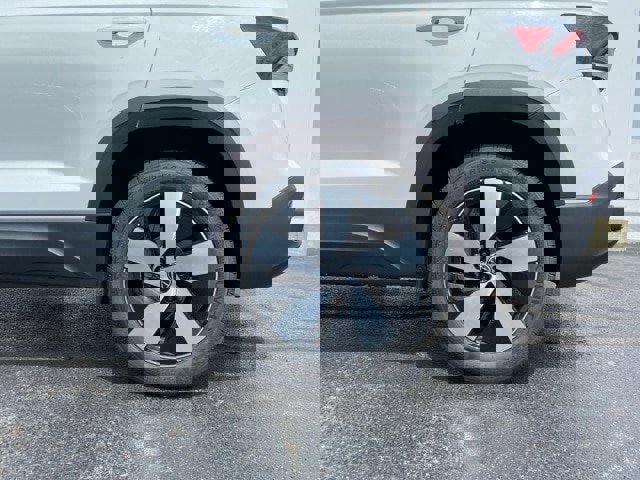 New 2025 Volkswagen Taos S image 19