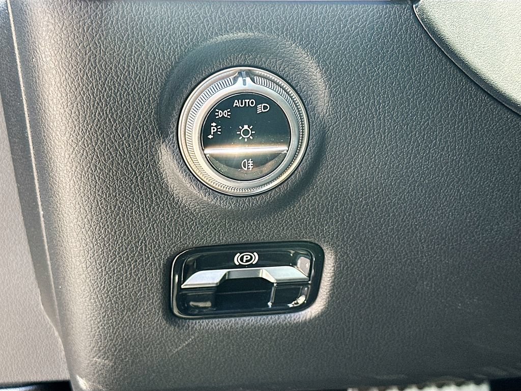 Certified 2025 Mercedes-Benz C 300 Sedan image 10