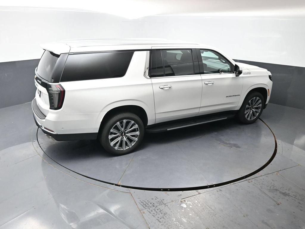 Used 2025 Chevrolet Suburban High Country AWD/4WD image 43