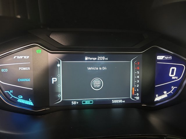 Used 2020 Kia Niro Touring image 19