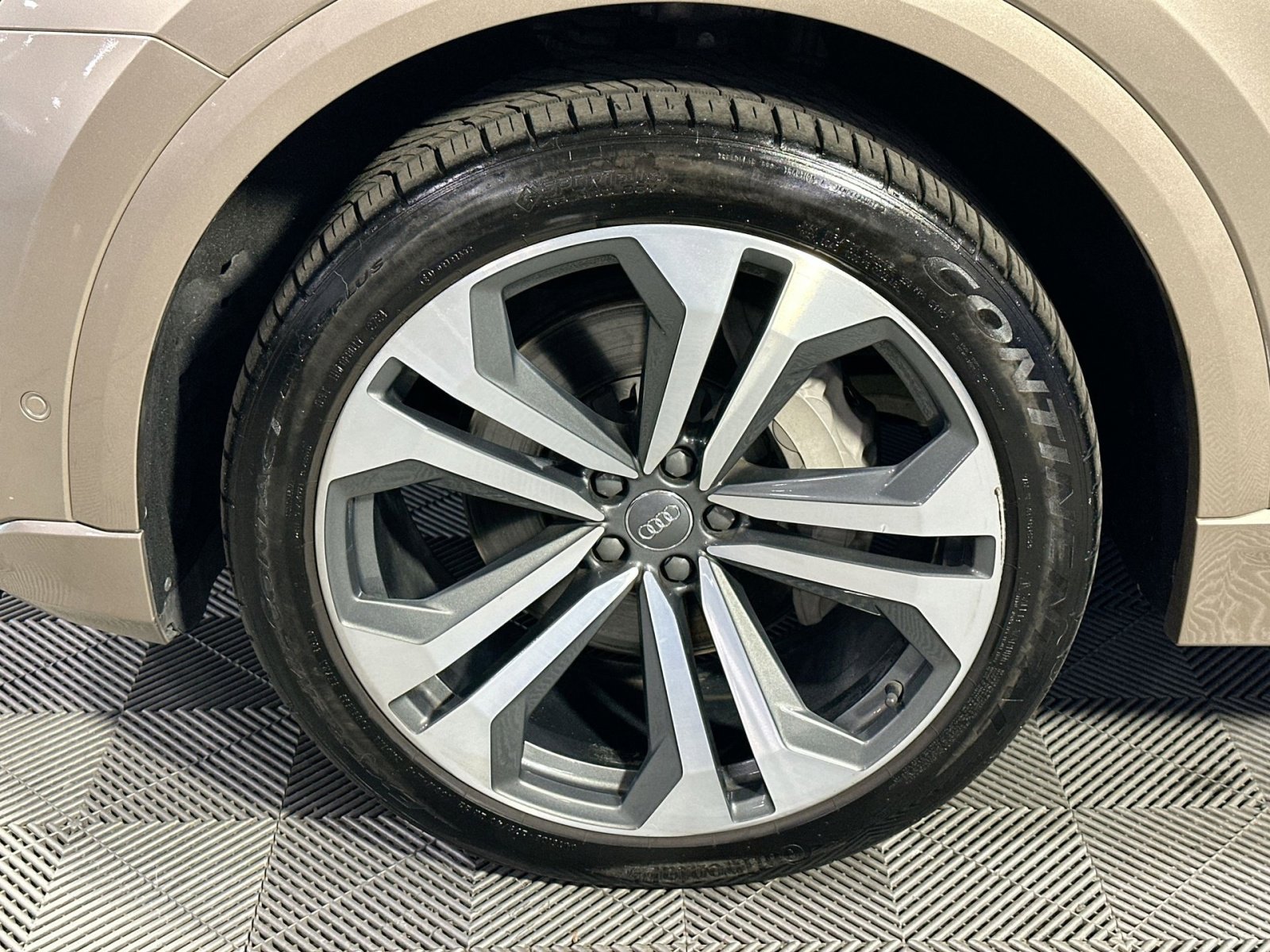 Used 2019 Audi Q8 Prestige image 12