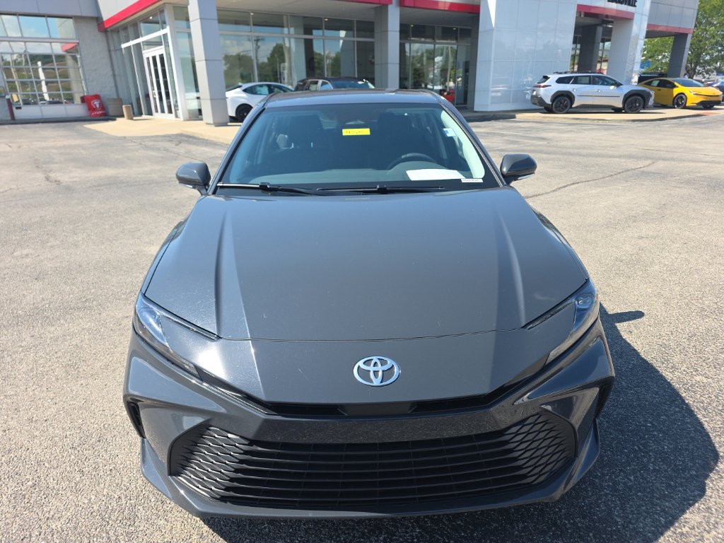 Used 2025 Toyota Camry LE FWD image 2