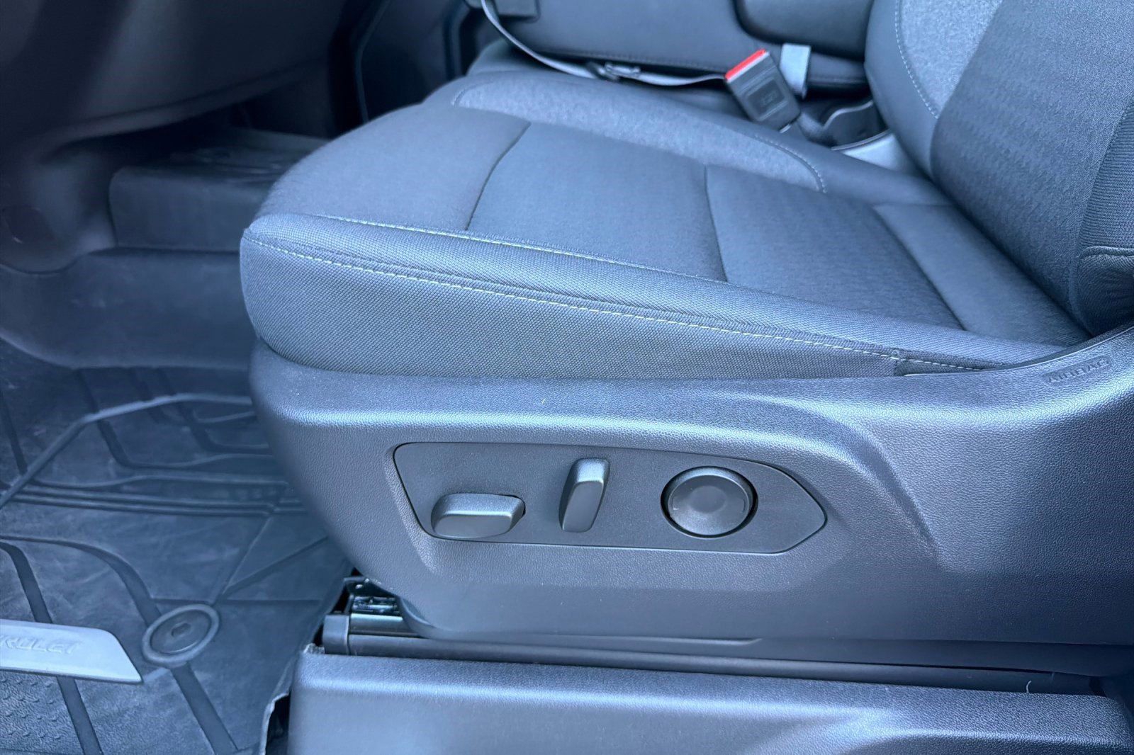 Used 2025 Chevrolet Silverado 1500 LT w/ Protection Package image 14