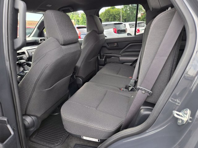 Used 2025 Toyota 4Runner SR5 AWD/4WD image 11