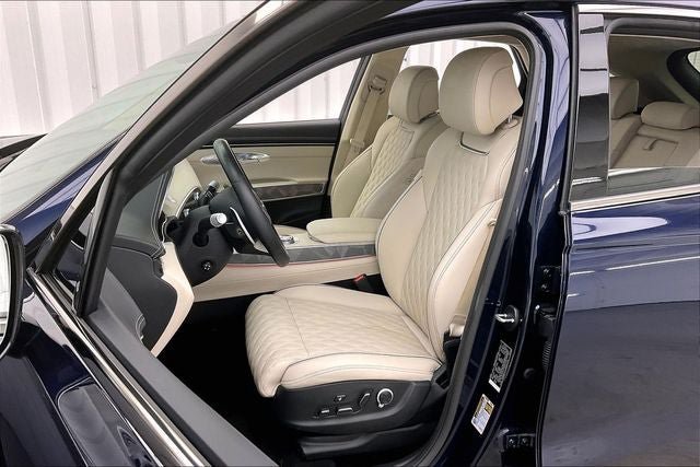 Used 2025 Genesis GV70 3.5T Sport w/ Sport Advanced Package AWD/4WD image 8