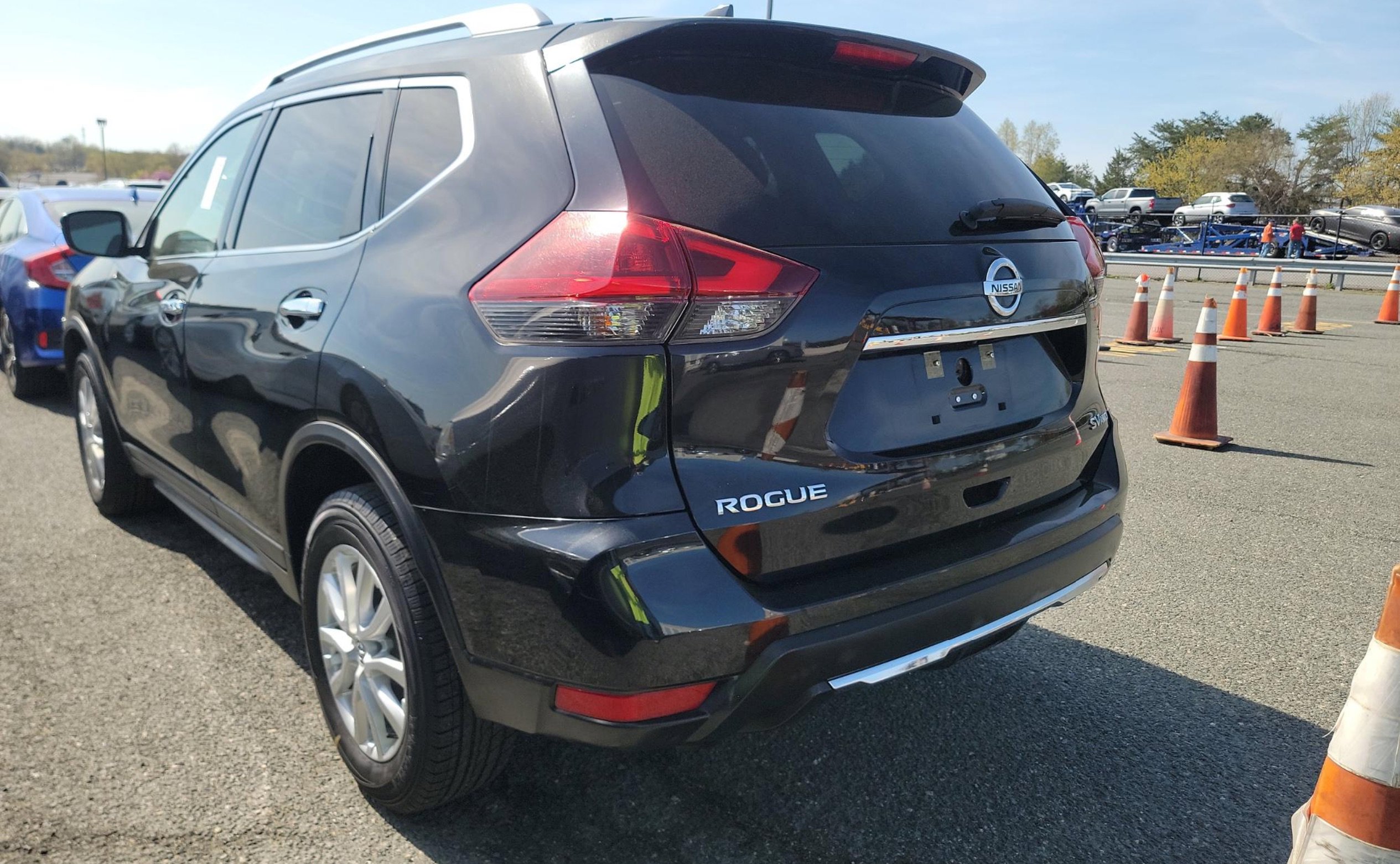 Used 2018 Nissan Rogue SV image 5