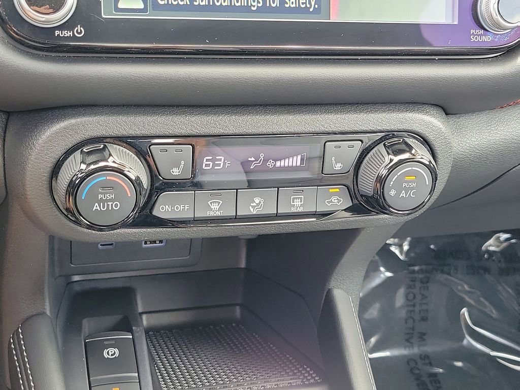 Used 2024 Nissan Kicks SR w/ SR Premium Package image 12