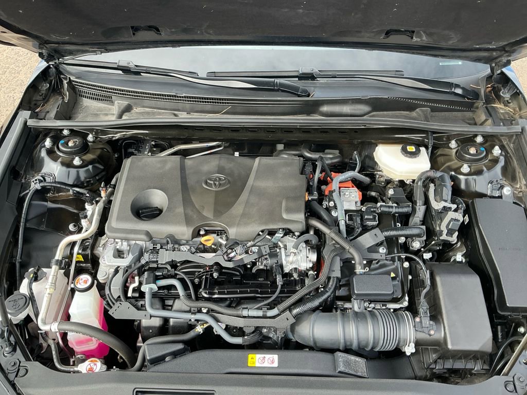 Used 2025 Toyota Camry SE image 25