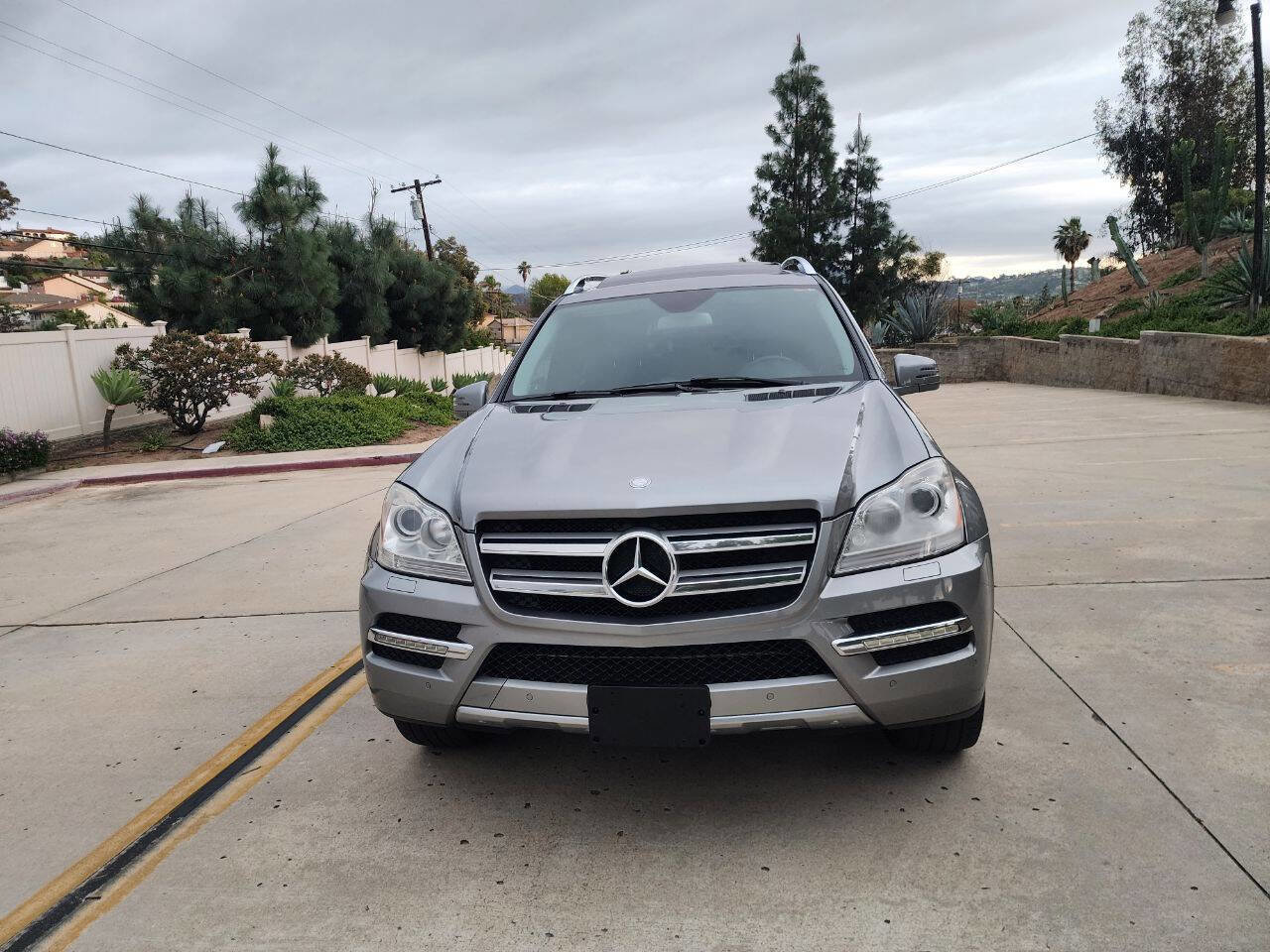 Used 2012 Mercedes-Benz GL 450 4MATIC image 3
