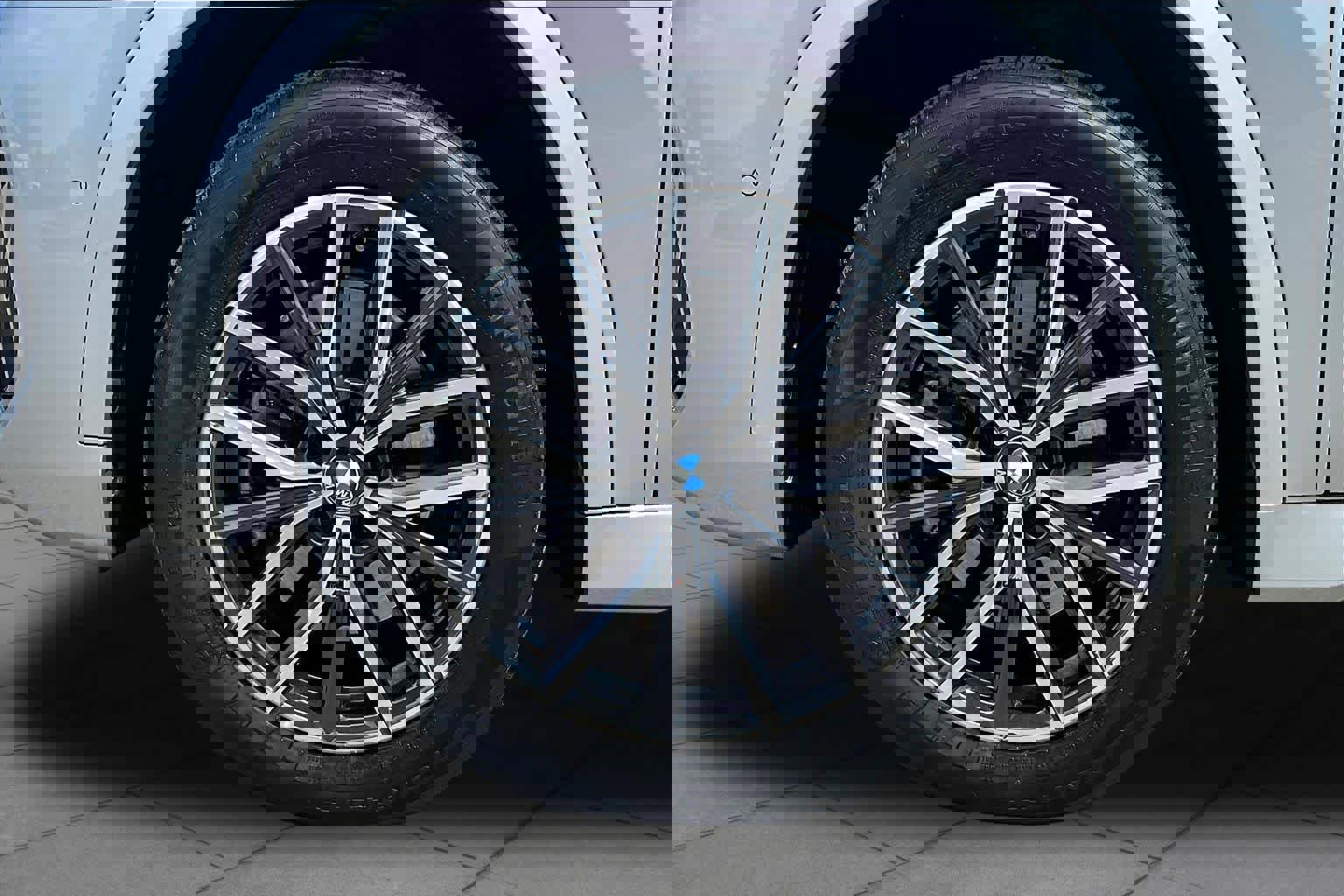 Used 2025 BMW X1 xDrive28i image 10