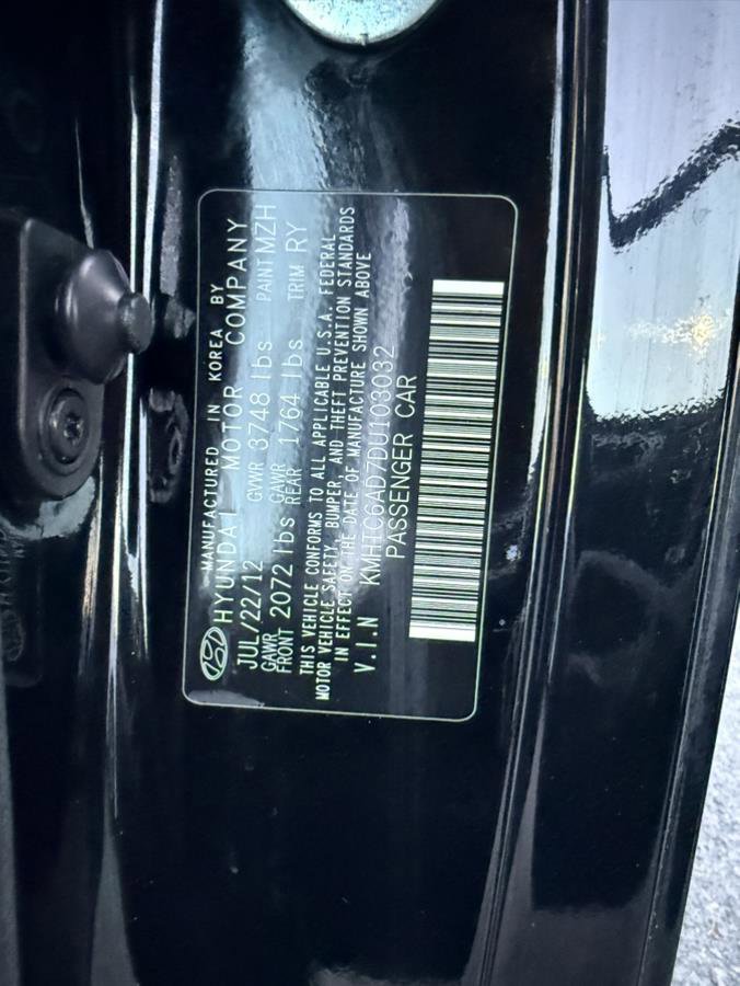 Used 2013 Hyundai Veloster w/ Style Pkg image 32