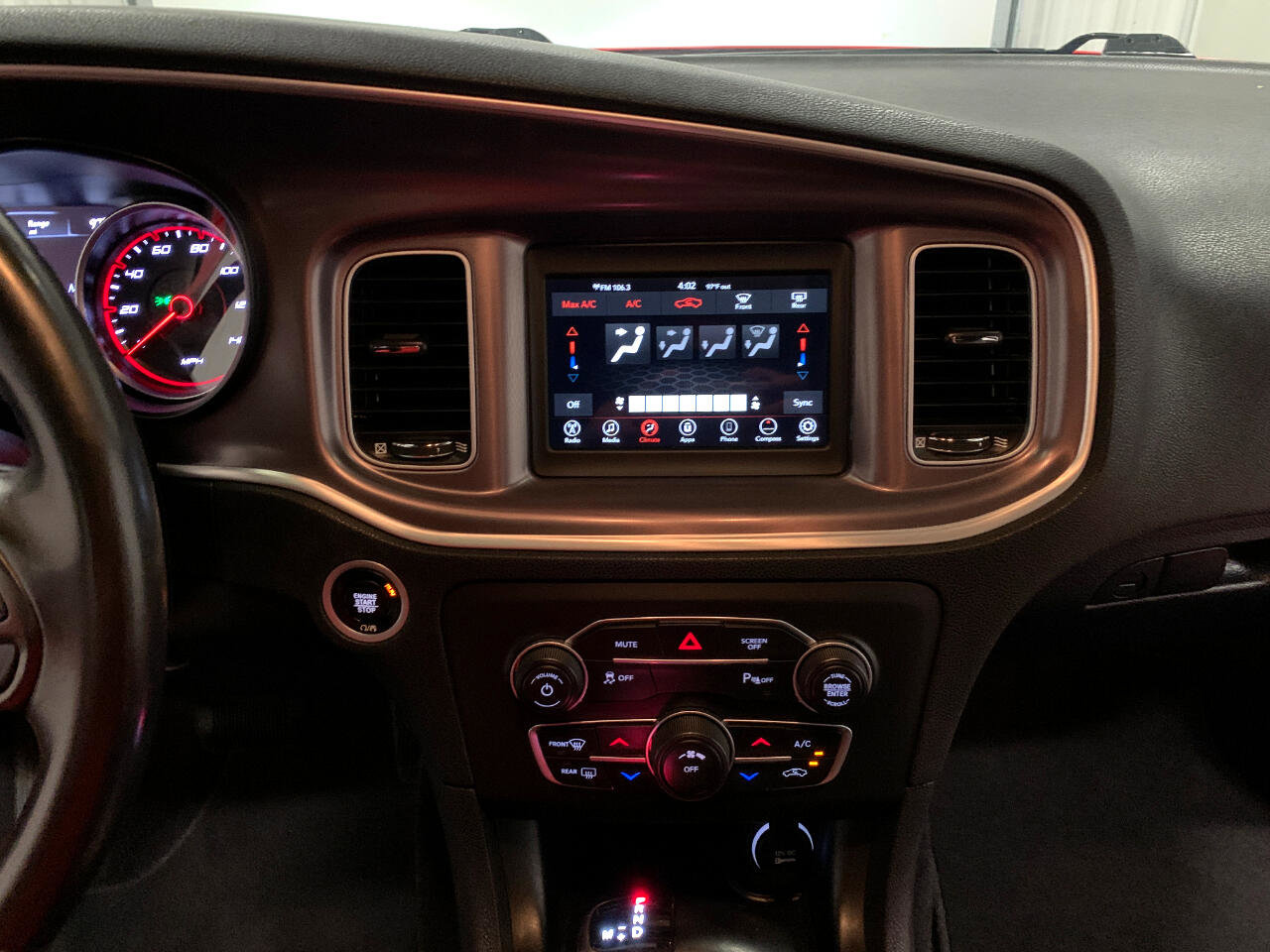 Used 2022 Dodge Charger SXT image 33