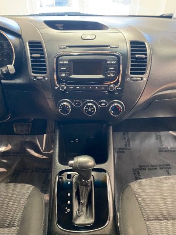Used 2017 Kia Forte LX FWD image 19