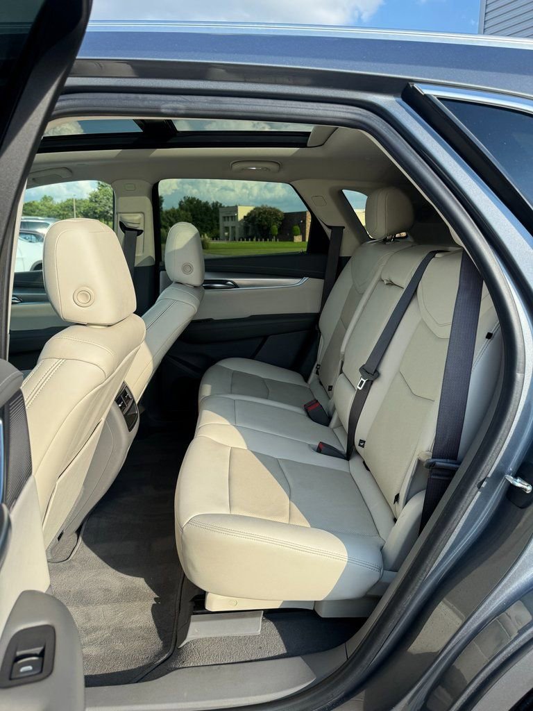 Used 2021 Cadillac XT5 Premium Luxury image 16