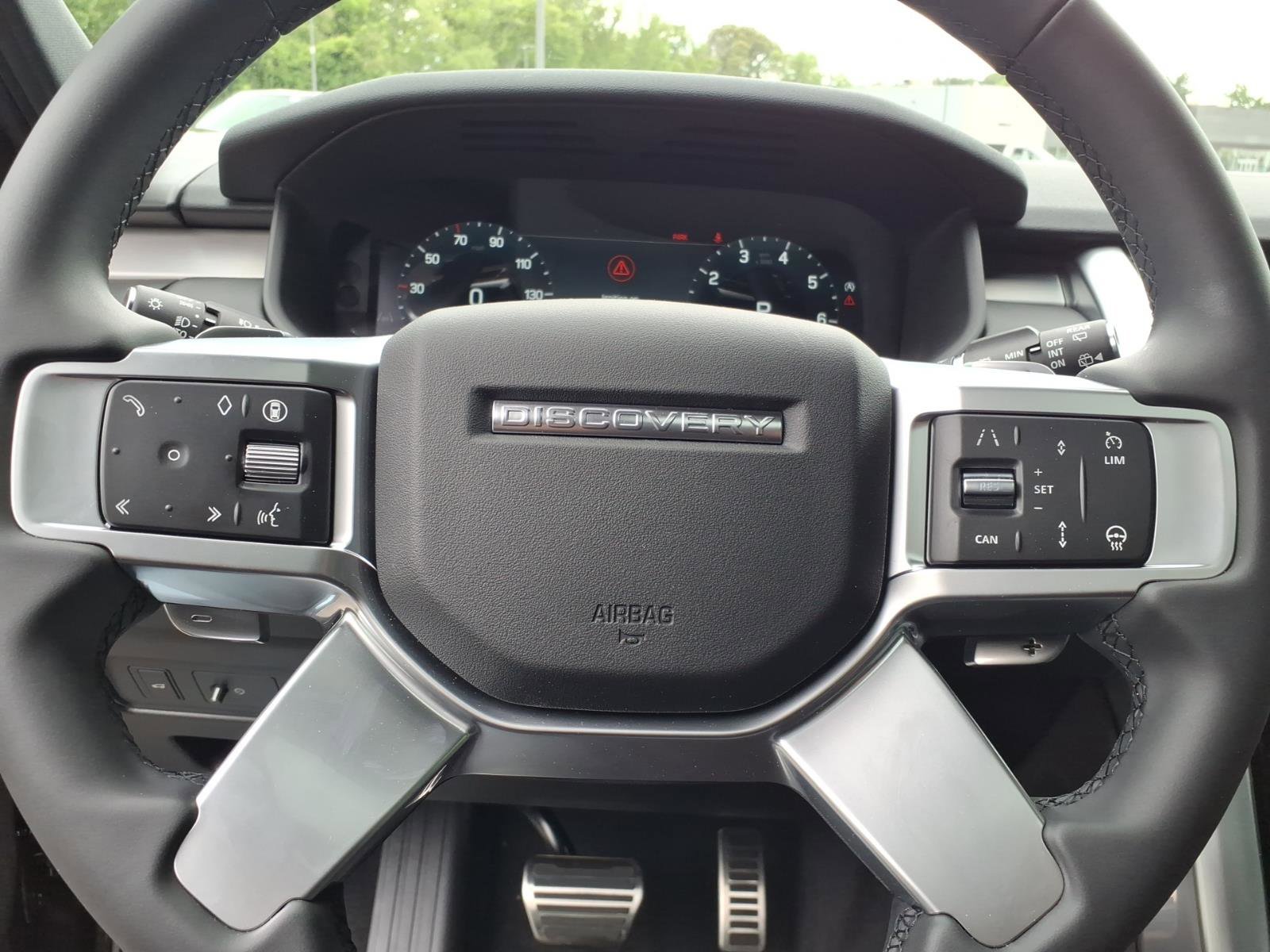 New 2026 Land Rover Discovery Dynamic SE AWD/4WD image 11