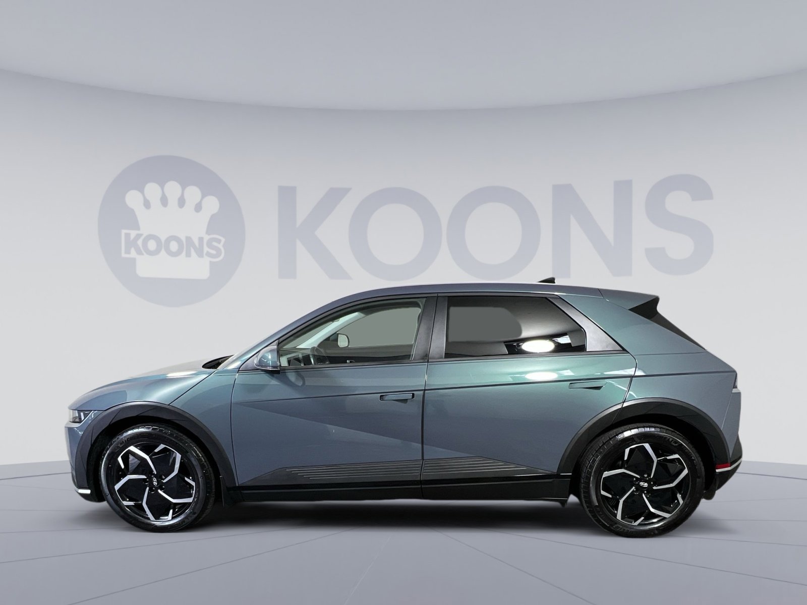 Used 2024 Hyundai Ioniq 5 SEL image 2