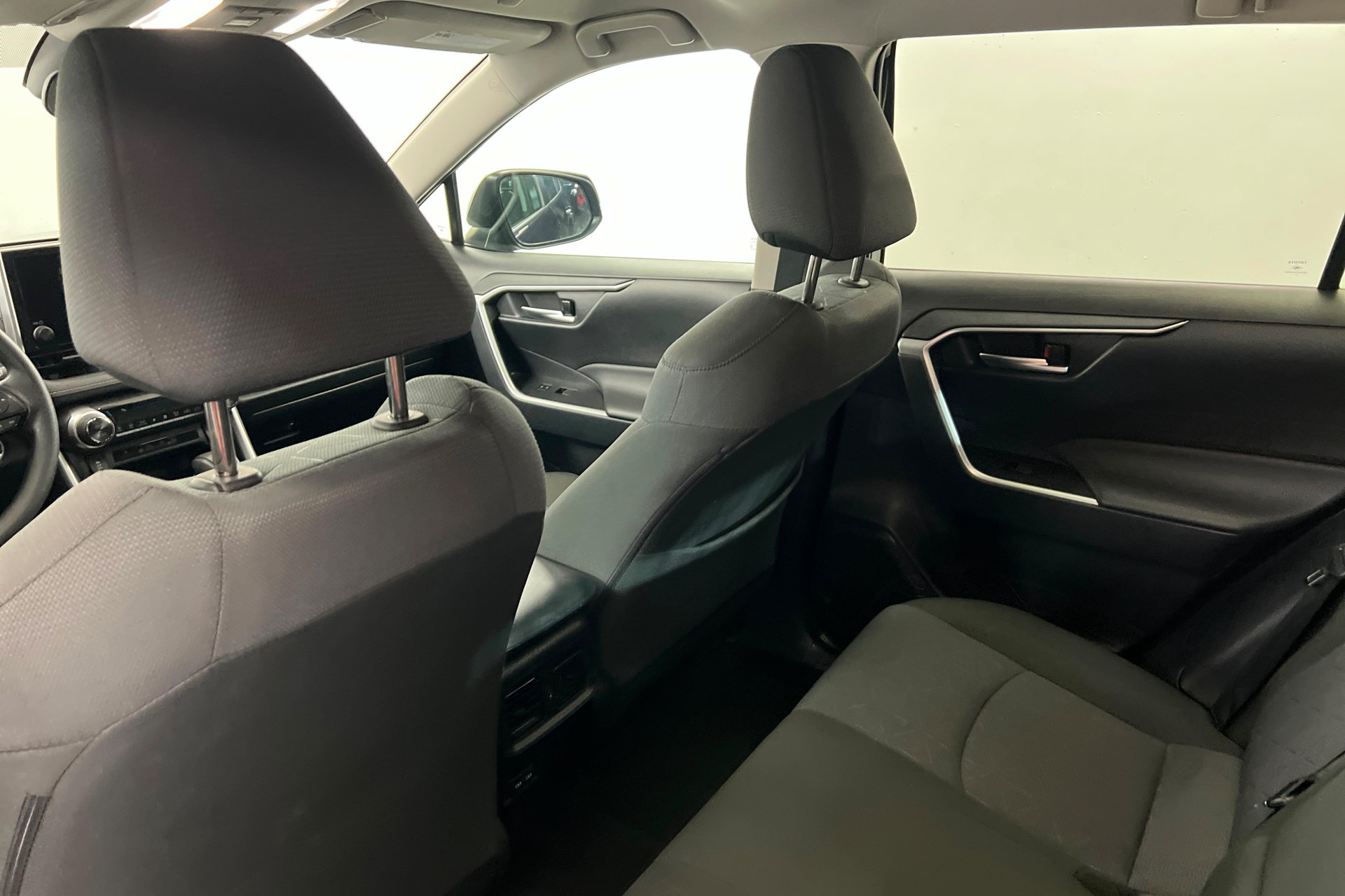 Used 2025 Toyota RAV4 XLE FWD image 20