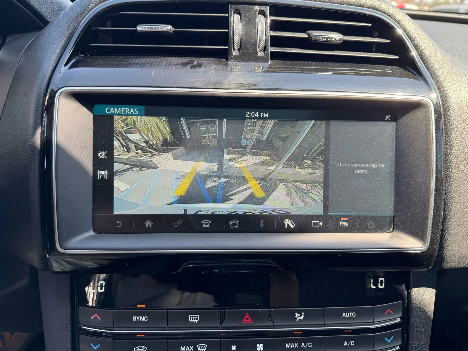 Used 2020 Jaguar F-PACE Premium image 25
