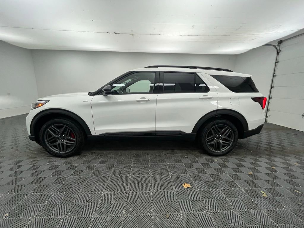New 2026 Ford Explorer ST-Line w/ ST-Line Street Pack image 15