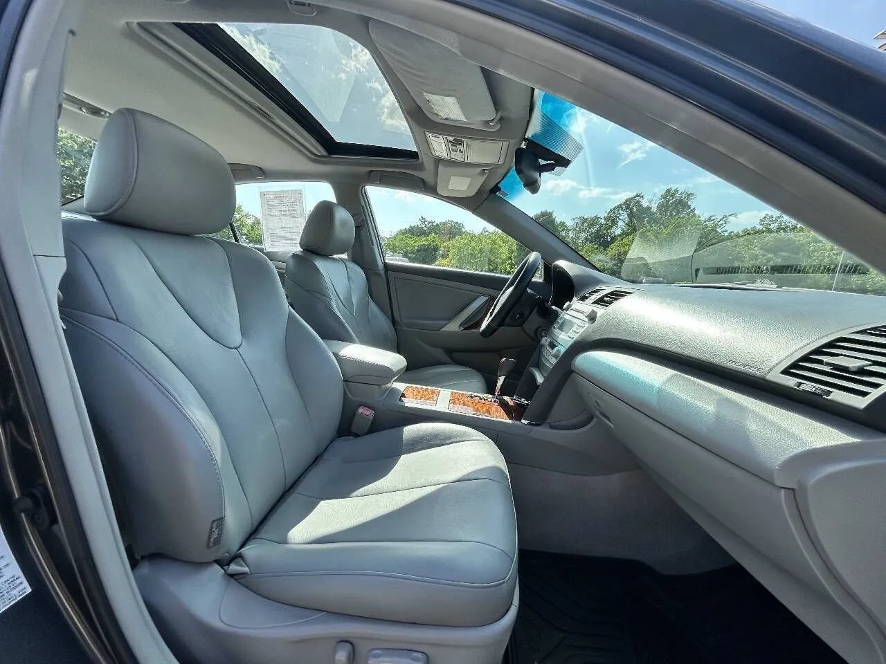 Used 2009 Toyota Camry XLE FWD image 15