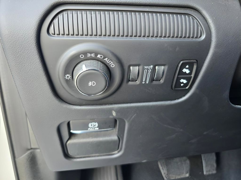 Used 2024 Jeep Grand Wagoneer L Series III AWD/4WD image 58