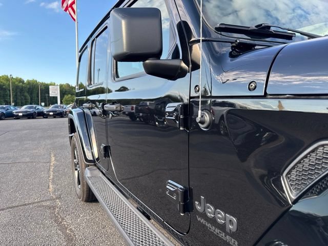 Used 2022 Jeep Wrangler Unlimited Sahara AWD/4WD image 3