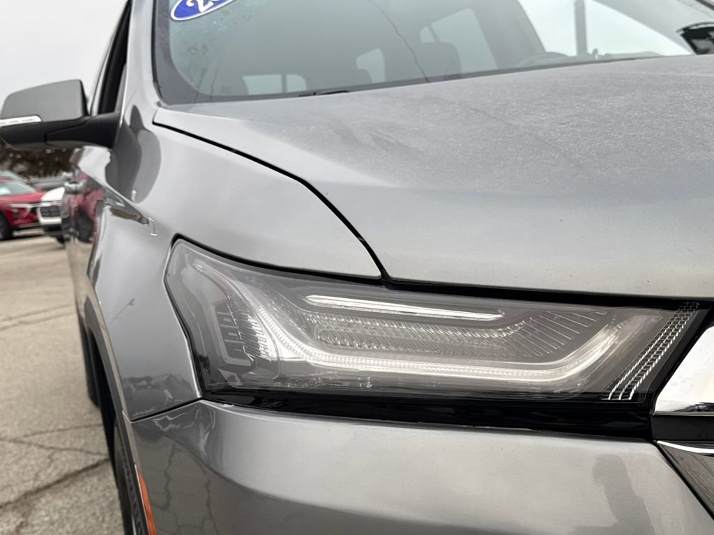 Used 2023 Chevrolet Traverse LT image 12