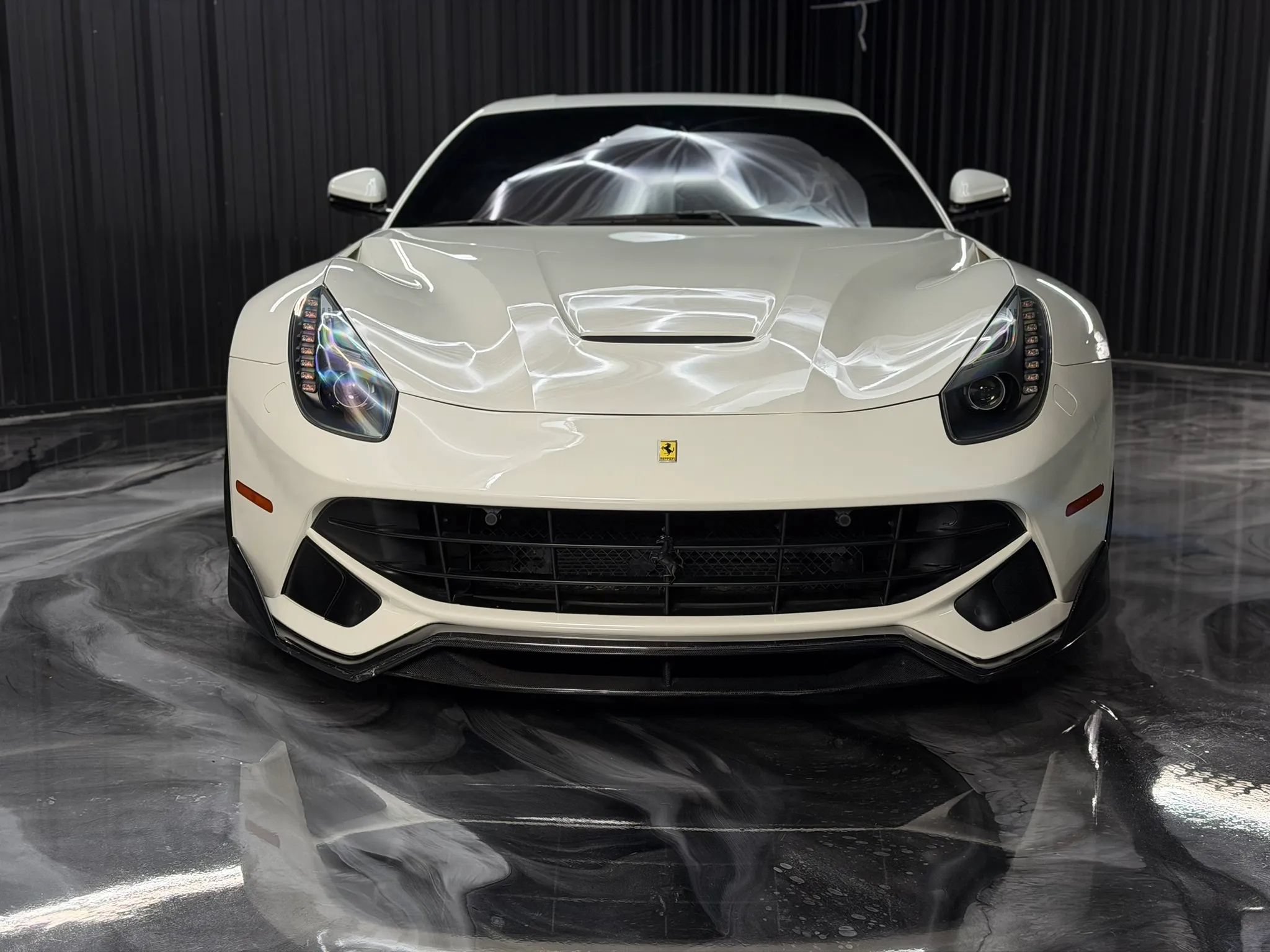 Used 2015 Ferrari F12 Berlinetta RWD image 4