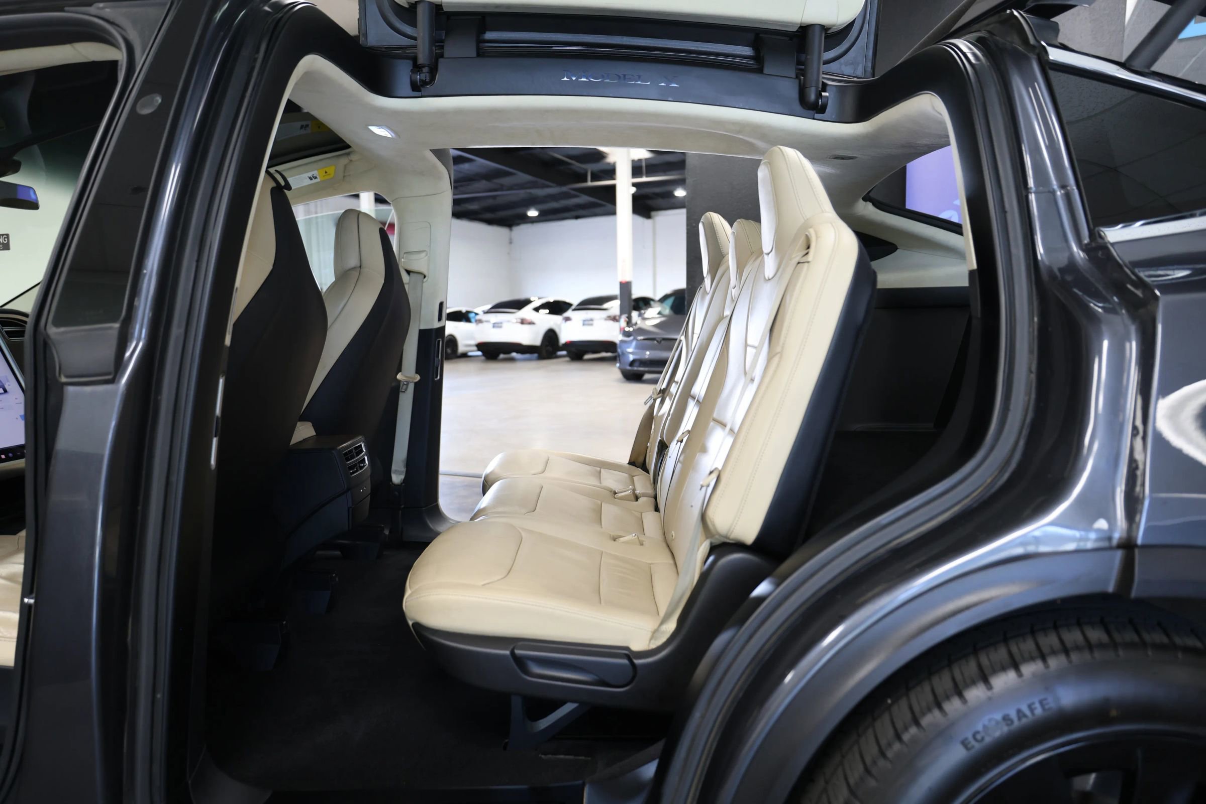 Used 2017 Tesla Model X 100D image 43