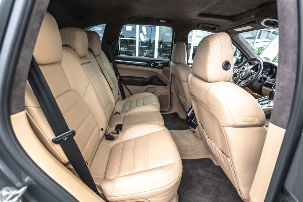 Used 2016 Porsche Cayenne GTS AWD/4WD image 30