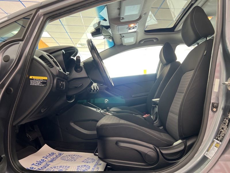 Used 2018 Kia Forte S w/ S Technology Plus Package FWD image 19