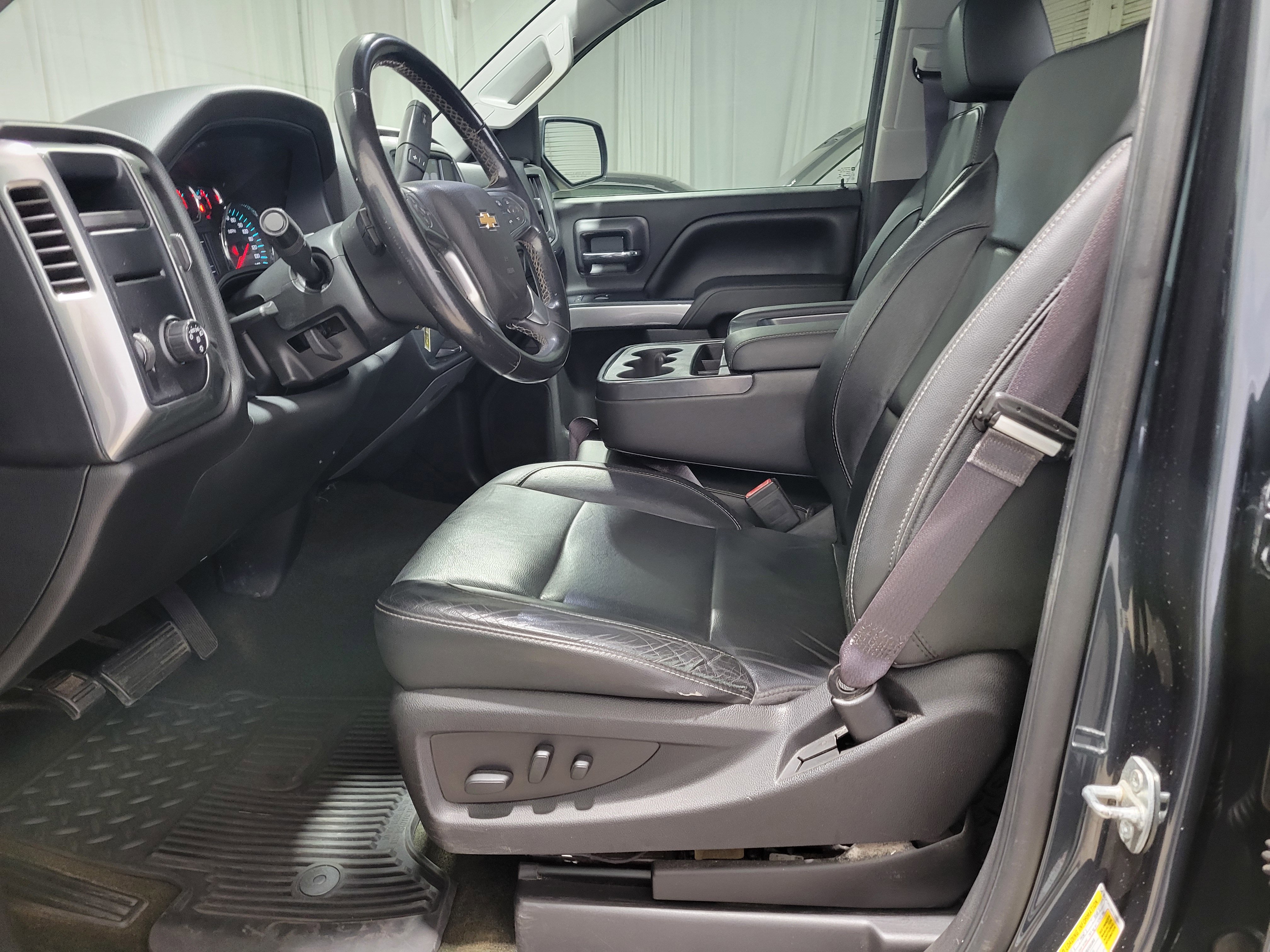 Certified 2017 Chevrolet Silverado 1500 LT w/ All Star Edition image 36