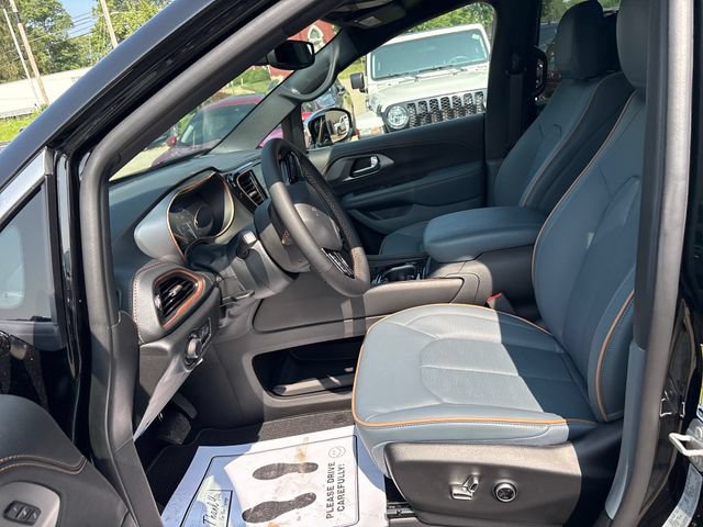 New 2027 Chrysler Pacifica Pinnacle AWD/4WD image 8