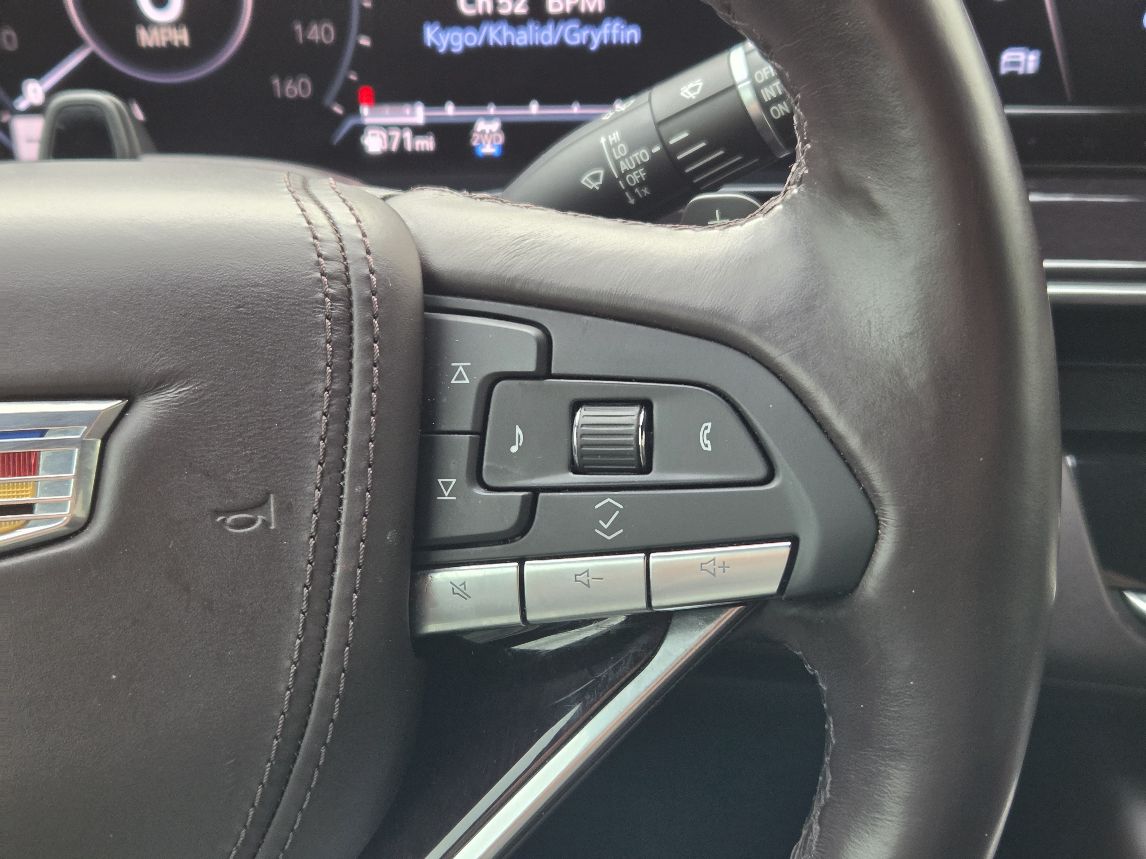 Used 2021 Cadillac Escalade Premium Luxury Platinum AWD/4WD image 29
