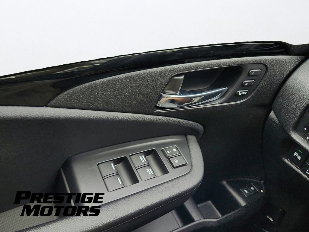 Used 2021 Honda Pilot Touring image 12