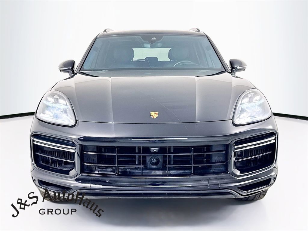 Used 2020 Porsche Cayenne Turbo w/ Assistance Package image 2