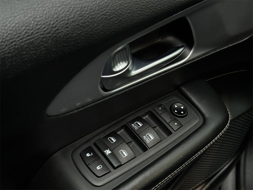 Used 2020 Chrysler Pacifica Touring-L w/ S Appearance Package image 11