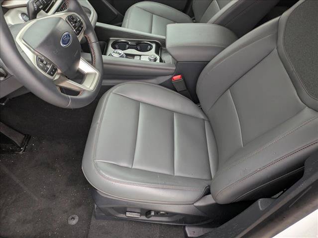 New 2026 Ford Explorer Active w/ Active Comfort Package AWD/4WD image 4