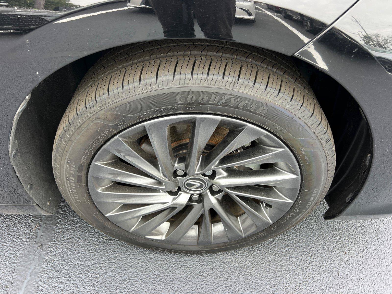 Certified 2024 Lexus ES 350 w/ Technology Package FWD image 12