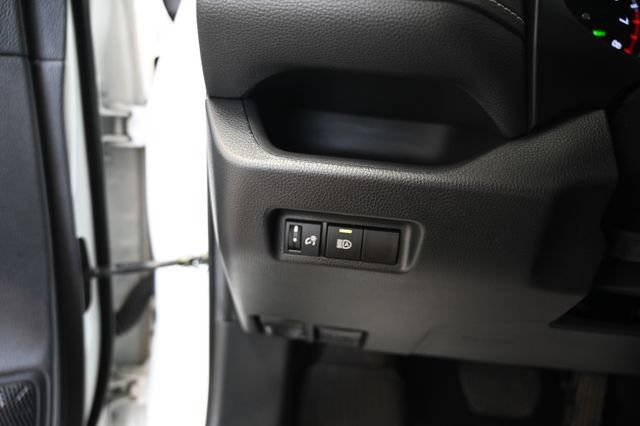 Used 2022 Toyota RAV4 XLE AWD/4WD image 25