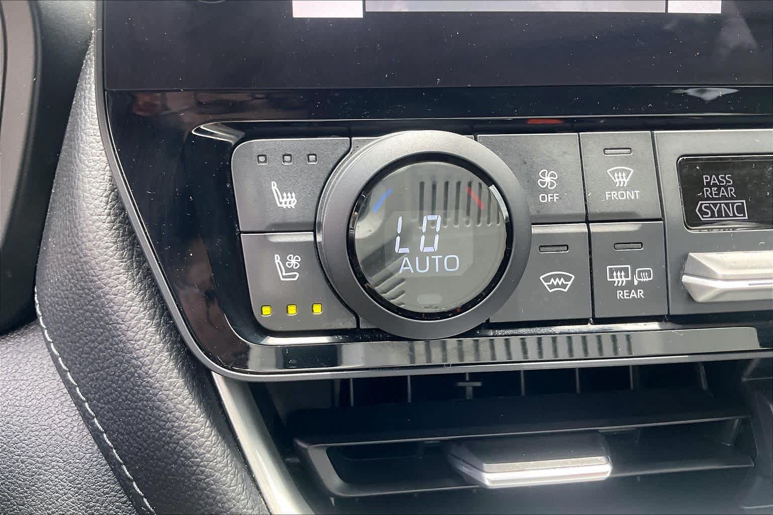 Certified 2024 Toyota Grand Highlander FWD image 35