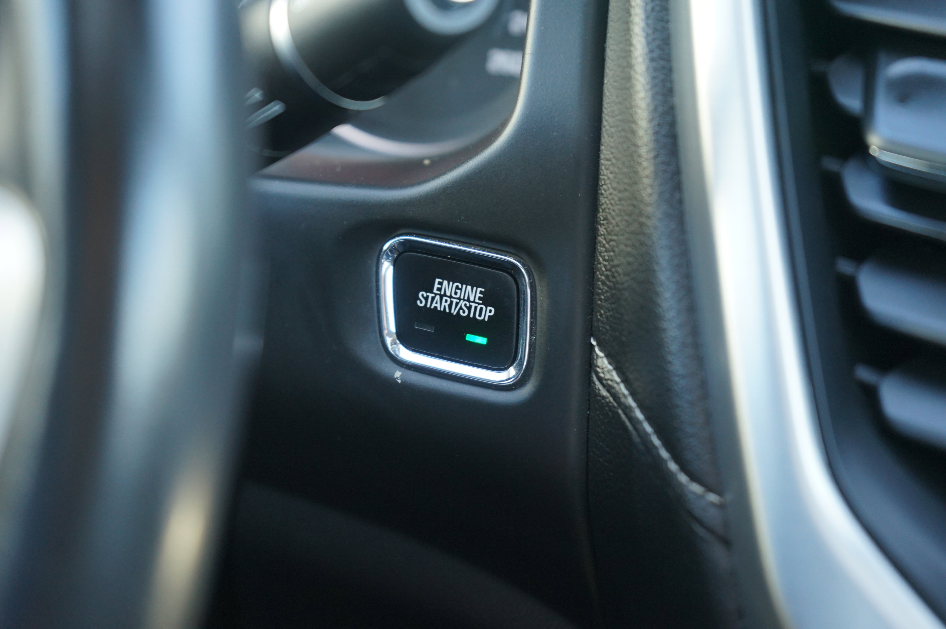 Used 2019 GMC Acadia SLE image 26