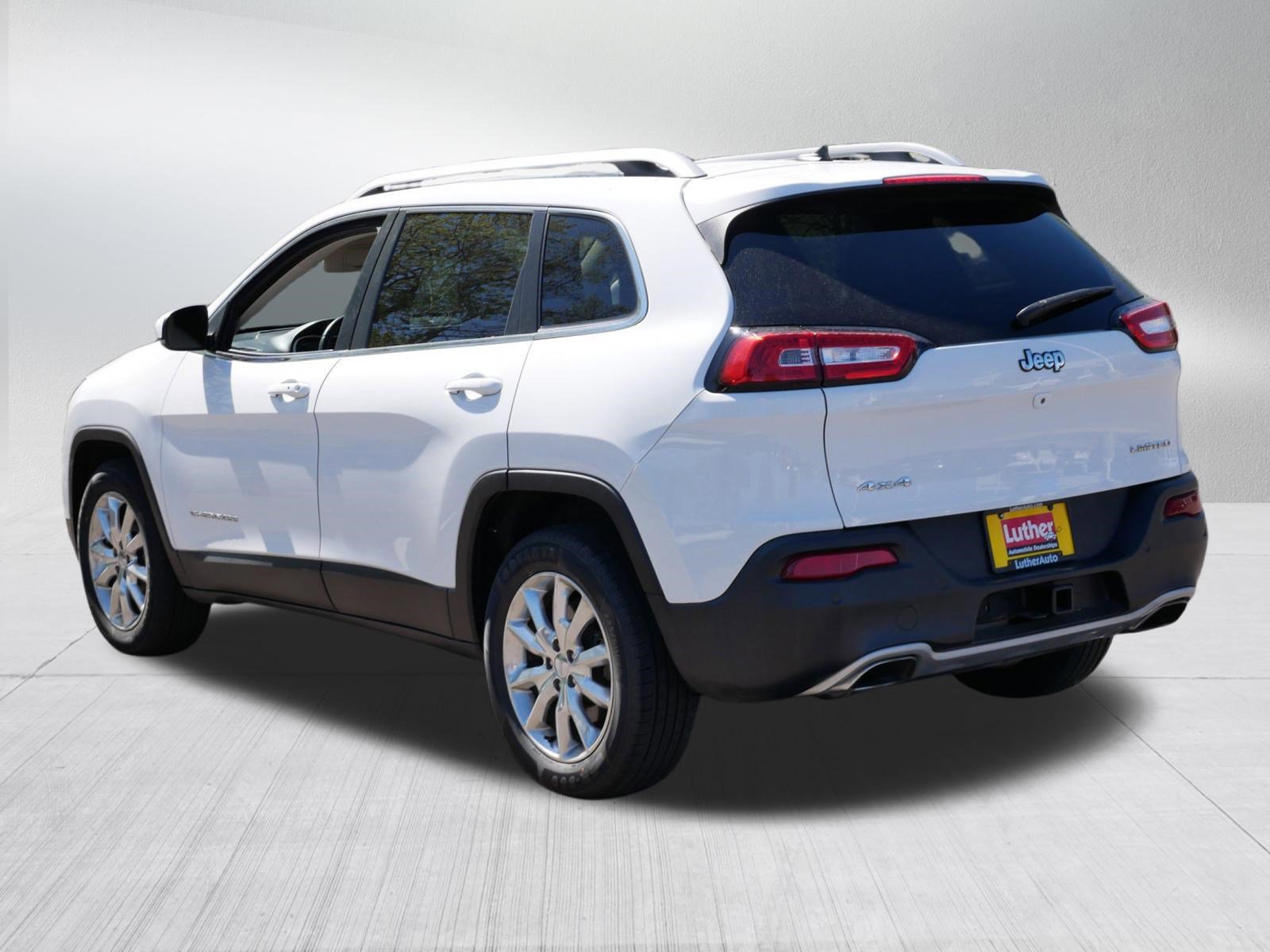 Used 2015 Jeep Cherokee Limited w/ Luxury Group AWD/4WD image 5